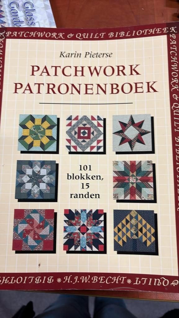 Karin Pieterse - Patchwork patronenboek, Boeken, Hobby en Vrije tijd, Zo goed als nieuw, Borduren en Naaien, Ophalen of Verzenden