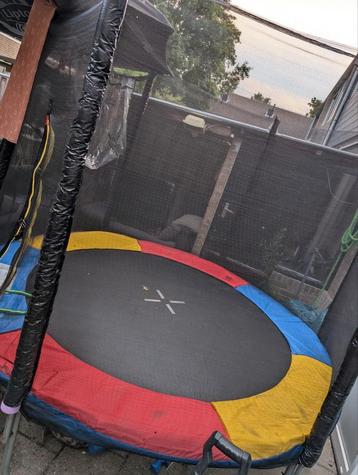 Trampoline 244cm zeer goede staat beschikbaar voor biedingen