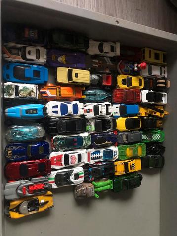 48 HotWheels autootjes, 1€ p/s beschikbaar voor biedingen