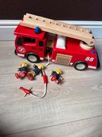 Plantoys houten brandweerwagen + popjes, Ophalen, Gebruikt