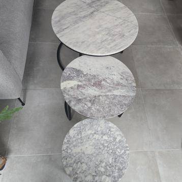 Set van 3 marmeren salontafels – metalen onderstel (Haco) beschikbaar voor biedingen