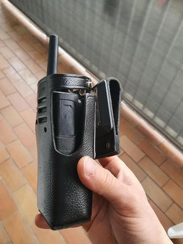 6 Originele Motorola leren tas (zonder portofoon) beschikbaar voor biedingen