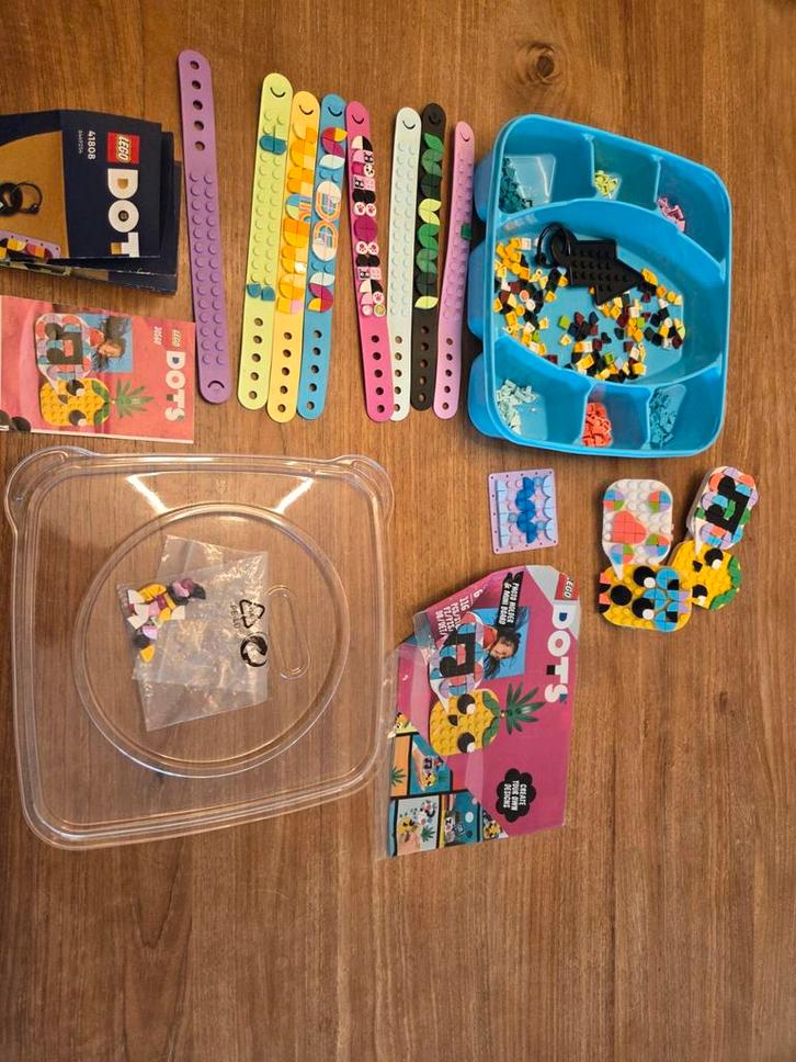 LEGO DOTS set met armbanden en steentjes, Kinderen en Baby's, Speelgoed | Duplo en Lego, Zo goed als nieuw, Lego, Complete set