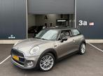MINI Cooper 1.5 - Chili - Pano (bj 2016), Voorwielaandrijving, 136 pk, 4 stoelen, Leder