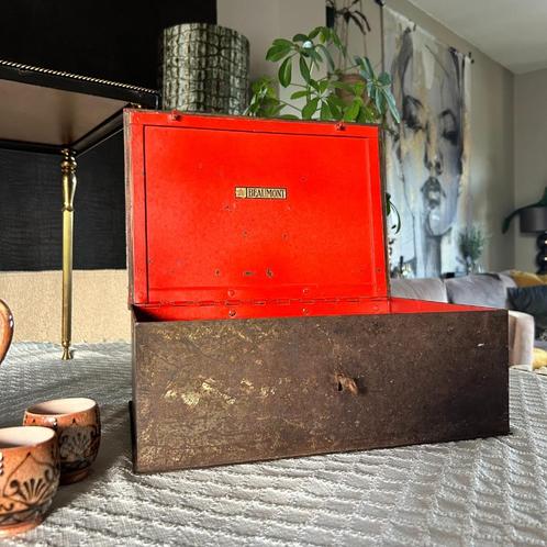 Geldkist Beaumont France metaal vintage, Huis en Inrichting, Woonaccessoires | Overige, Ophalen of Verzenden