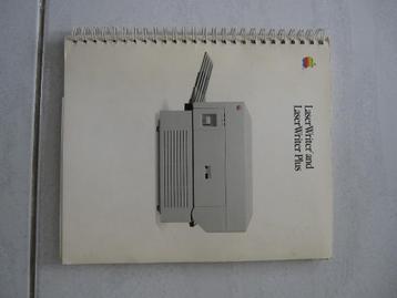 Gebruiksaanwijzing voor een Apple Laser printer uit de jaren beschikbaar voor biedingen