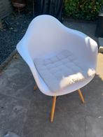4 mooie eetkamer stoelen, Ophalen of Verzenden, Zo goed als nieuw, Wit, Kunststof