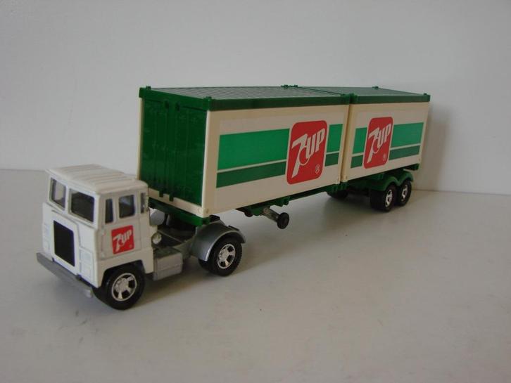 Matchbox K-17 Scammel Container 7-up 1973 nieuwstaat, Hobby en Vrije tijd, Modelauto's | 1:50, Zo goed als nieuw, Bus of Vrachtwagen