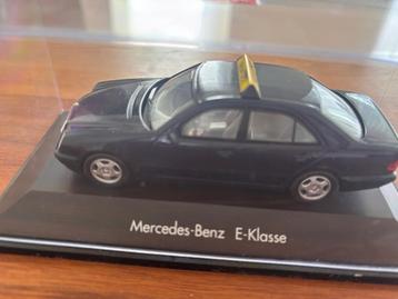 Mercedes-Benz E-Klasse Treintaxi beschikbaar voor biedingen