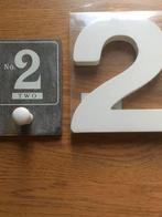 Houten huisnummer 2 voor bij huisdeur., Huis en Inrichting, Ophalen of Verzenden, Nieuw