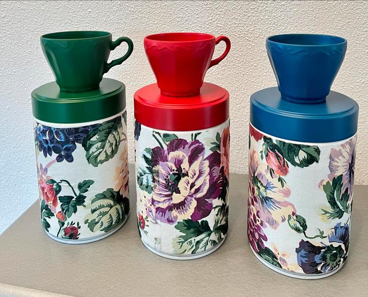 Voorraadblikken met Koffiekopjes - Decoratief, Huis en Inrichting, Keuken | Servies, Zo goed als nieuw, Overige typen, Overige stijlen