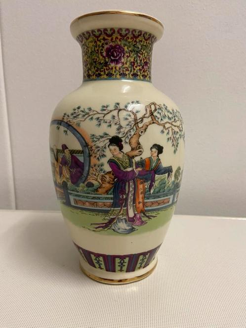Chinese vaas met afbeeldingen 21/11cm, Antiek en Kunst, Curiosa en Brocante, Ophalen of Verzenden