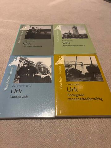 Urk: Land, Volk, Dialect & Sociografie (4 Boeken) beschikbaar voor biedingen