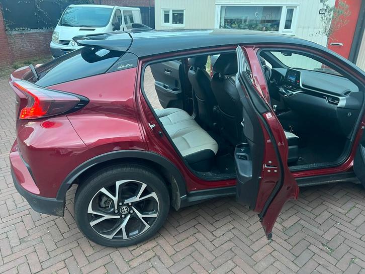 Toyota C-HR 1.8 Hybrid 122pk CVT 2019 Rood, Auto's, Toyota, Particulier, C-HR, Achteruitrijcamera, Adaptieve lichten, Adaptive Cruise Control