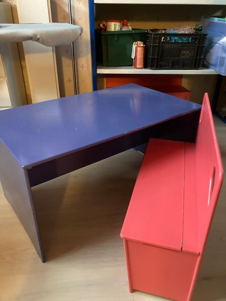 Kleurrijk kinderbankje met tafeltje, Kinderen en Baby's, Kinderkamer | Tafels en Stoelen, Ophalen, Gebruikt, Tafel(s) en Stoel(en)
