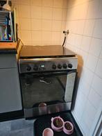 Gasfornuis indesit, Witgoed en Apparatuur, Fornuizen, Ophalen, 4 kookzones, Zo goed als nieuw, Gas