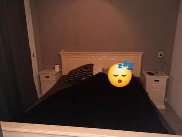 Twee persoons bed beschikbaar voor biedingen