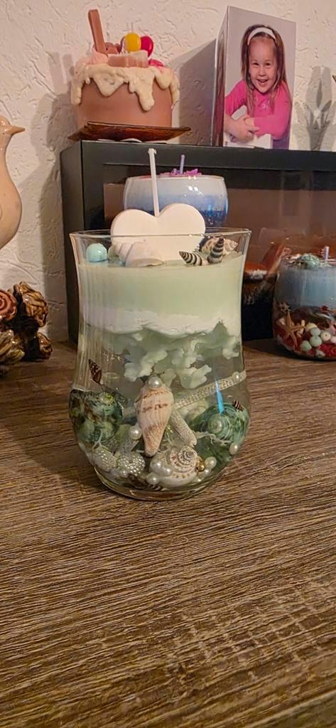 Unieke Handgemaakte Kaars met Schelpen, Huis en Inrichting, Woonaccessoires | Kandelaars en Kaarsen, Nieuw, Kaars, Minder dan 25 cm