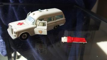 Matchbox Superking  K-26 Mercedes Benz “Binz” Ambulance 1/43 beschikbaar voor biedingen