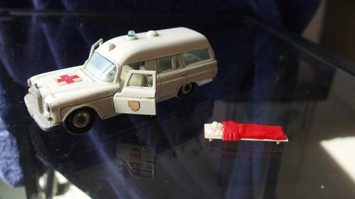 Matchbox Superking  K-26 Mercedes Benz “Binz” Ambulance 1/43, Hobby en Vrije tijd, Modelauto's | 1:43, Gebruikt, Auto, Matchbox