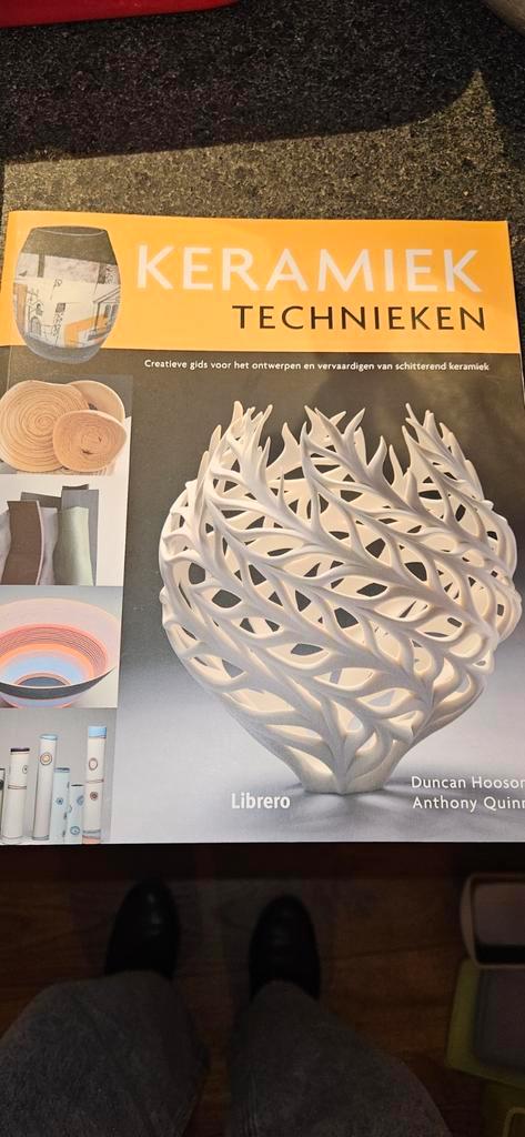Keramiek Technieken Boek - Leer Keramiek Maken!, Boeken, Hobby en Vrije tijd, Gelezen, Kleien en Boetseren, Ophalen of Verzenden