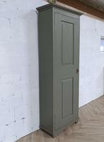 Landelijke klassieke hangkast, eendeurskast, linnenkast, Antiek en Kunst, Ophalen of Verzenden