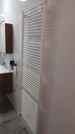 Badkamerradiator te koop., Doe-het-zelf en Verbouw, Verwarming en Radiatoren, Ophalen, 30 tot 80 cm, Radiator, Zo goed als nieuw