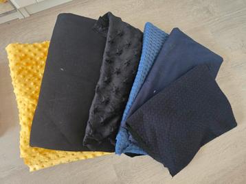 Stoffenpakket Zwart, Donkerblauw & Oker beschikbaar voor biedingen