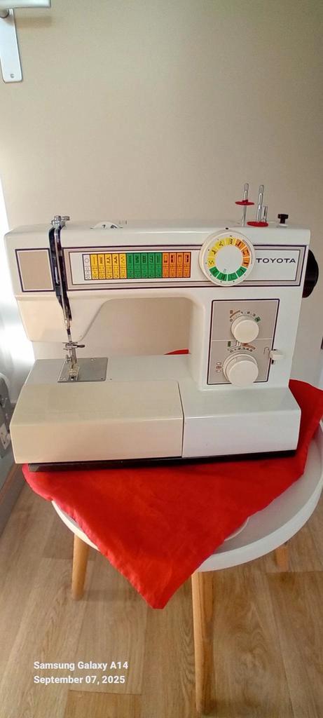 Toyota Model 2600 naaimachine, Hobby en Vrije tijd, Naaimachines en Toebehoren, Gebruikt, Naaimachine, Overige merken, Ophalen of Verzenden