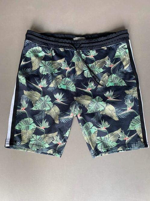 Korte broek maat XL, Kleding | Dames, Broeken en Pantalons, Zo goed als nieuw, Maat 46/48 (XL) of groter, Zwart, Kort, Ophalen of Verzenden