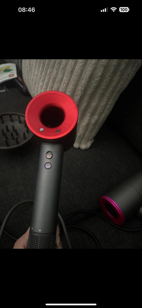 Dyson  föhn grijs met roze met doos en accessoires, Sieraden, Tassen en Uiterlijk, Uiterlijk | Haarverzorging, Zo goed als nieuw
