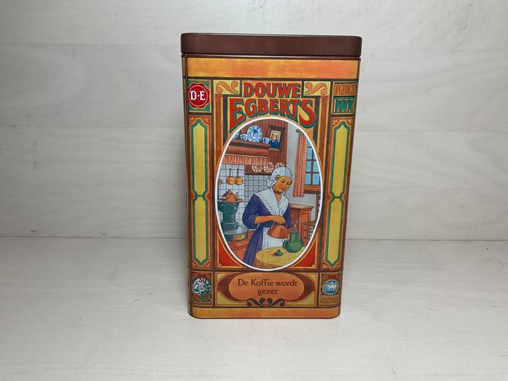Koffieblik Douwe Egberts: de koffie wordt gezet, Verzamelen, Blikken, Gebruikt, Koffie, Douwe Egberts, Ophalen of Verzenden