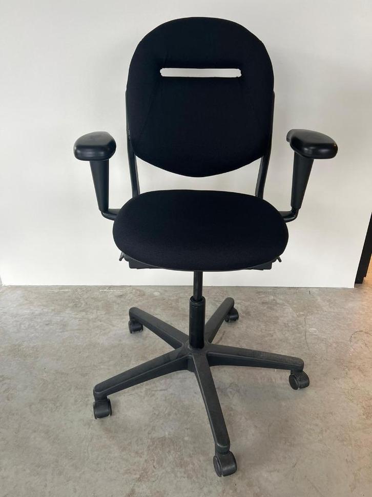 Ahrend 220, nieuwe zwarte stoffering, Huis en Inrichting, Bureaustoelen, Gebruikt, Bureaustoel, Zwart, Ergonomisch, Ophalen of Verzenden