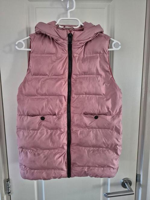 Zara bodywarmer roze maat 128 met capuchon, Kinderen en Baby's, Kinderkleding | Maat 128, Zo goed als nieuw, Meisje, Jas, Ophalen of Verzenden