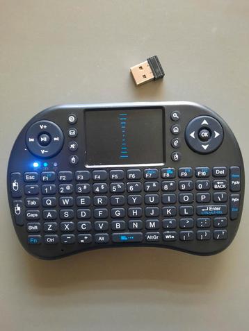 Mini Toetsenbord met Mousepad beschikbaar voor biedingen
