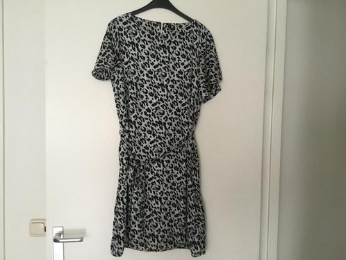 Hema jurk maat M, Kleding | Dames, Jurken, Zo goed als nieuw, Maat 38/40 (M), Groen, Knielengte, Ophalen of Verzenden