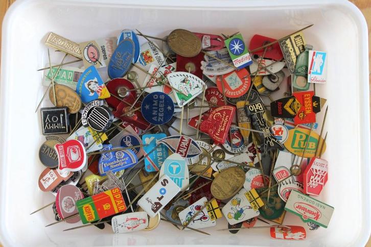 Grote verzameling speldjes (+100), Verzamelen, Speldjes, Pins en Buttons, Gebruikt, Speldje of Pin, Overige onderwerpen, Ophalen of Verzenden