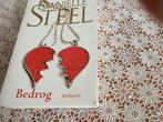 Vier boeken Danielle Steele Samen 12 euro apart 4 euro, Gelezen, Danielle Steel, Ophalen of Verzenden, Nederland