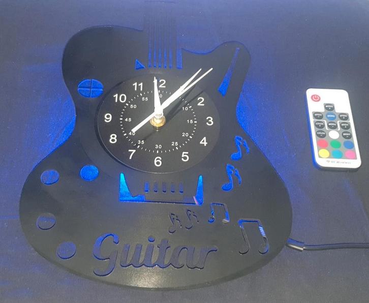gitaar led verlichting wandklok met 7 kleuren., Huis en Inrichting, Woonaccessoires | Klokken, Nieuw, Ophalen of Verzenden