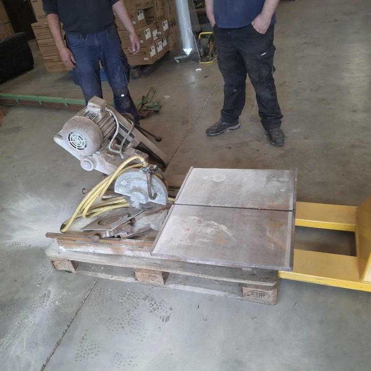 Professionele Tegelzaag met Waterkoeling – 380V – Cuvelier, Doe-het-zelf en Verbouw, Gereedschap | Zaagmachines, Gebruikt, Overige typen