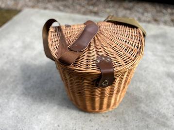Brocante english picnicmand beschikbaar voor biedingen