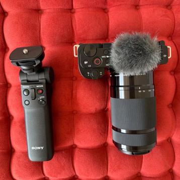Sony ZV-E10 met 55-210 mm lens en Mikrofon beschikbaar voor biedingen