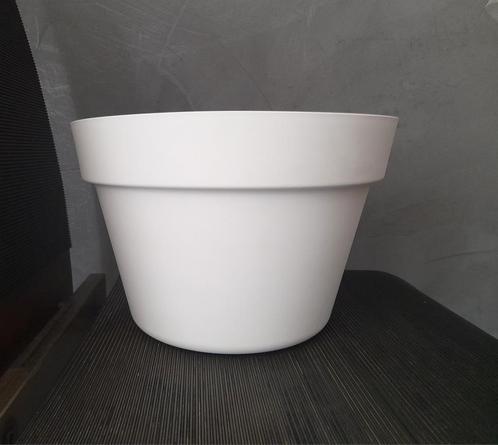 Halfronde Made in Holland witte wandplantenpot voor buiten, Tuin en Terras, Bloempotten, Zo goed als nieuw, Kunststof, Minder dan 25 cm