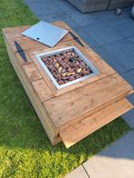 Douglas houten vuurtafel, Tuin en Terras, Ophalen, Zo goed als nieuw