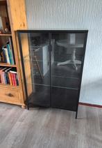 Ikea Rudsta Vitrinekast - Zwart, Huis en Inrichting, Ophalen, Met deur(en), 100 tot 150 cm, 50 tot 100 cm