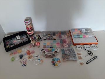 Heel veel kraaltjes o.a. Richly armbandjes etc. beschikbaar voor biedingen