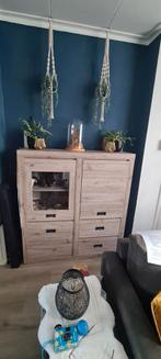 Mooie halfhoge kast, Ophalen