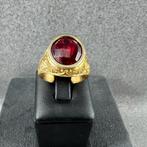 Gouden Ring | 18k | 11,2g | ovale rode steen | 19,25| 395096, Gebruikt, 19 tot 20, Ophalen of Verzenden, Dame of Heer