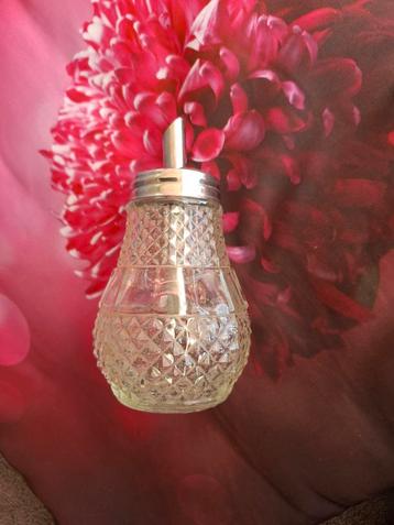 Vintage Glazen Suikerstrooier beschikbaar voor biedingen