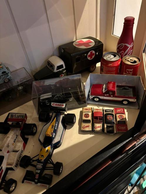 Kast vol vintage artikelen, Hobby en Vrije tijd, Modelauto's | 1:18, Zo goed als nieuw, Overige merken, Ophalen of Verzenden